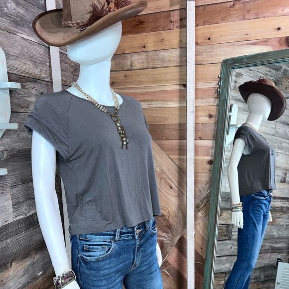 EUC American Eagle Cropped Wide Neck Tee Super Soft💗 - Picture 1 of 5